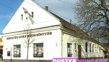 Bátaszéki Keresztély Gyula Városi Könyvtár - Hősök Tere 1