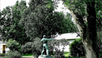 Berzsenyi Dániel Városi Könyvtár - Park U. 2