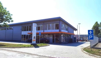 Dp Ker Kft - Huf Bau partner - Bejárat A Szervìz Út Felől