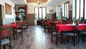 Dunaföldvári Halászcsárda - Hősök Tere 25