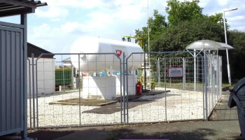 Mol - Szabadság U. 90