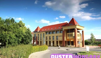 Mórahalmi Polgármesteri Hivatal - Szentháromság Tér 1