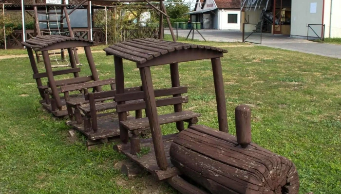 377 -  Es 269 Psz Kacsa Gozmozdony Es Szerelvenye Cim - Békés