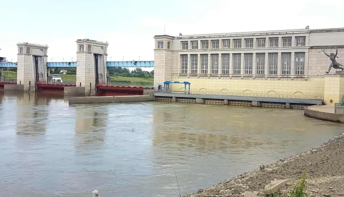 A Tiszaloki Vizeromu Hadifogoly Epitoinek Emlekmuve Emlekpark - Tiszalök