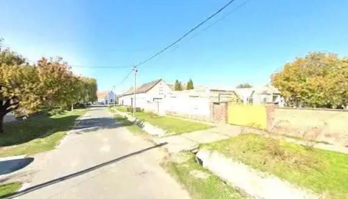 Bakonyi Oliver Ev Geplakatos Utcakep Es 360deg - Nemesnádudvar