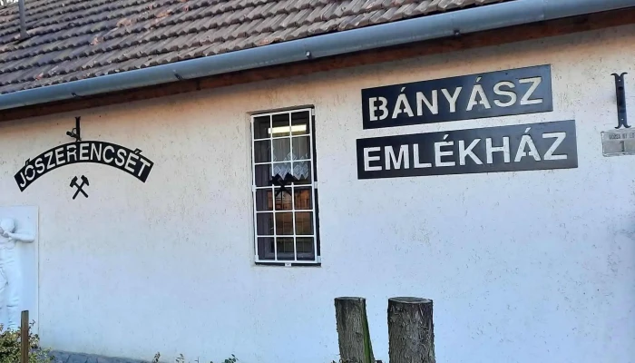 Banyasz Emlekhaz Nyitva Most - Mátranovák