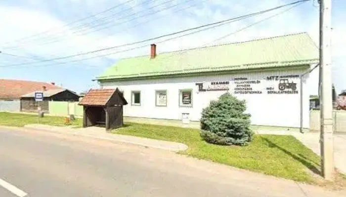 Bekes Traktor Utcakep Es 360deg - Medgyesegyháza