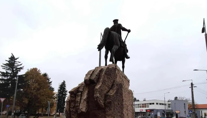 Bocskai Istvan Lovasszobra Nyitva Most - Hajdúdorog
