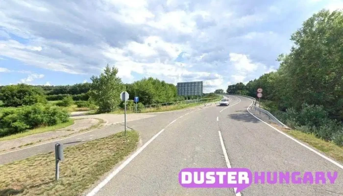 Bogyiszló, bejárati út - Bogyiszló