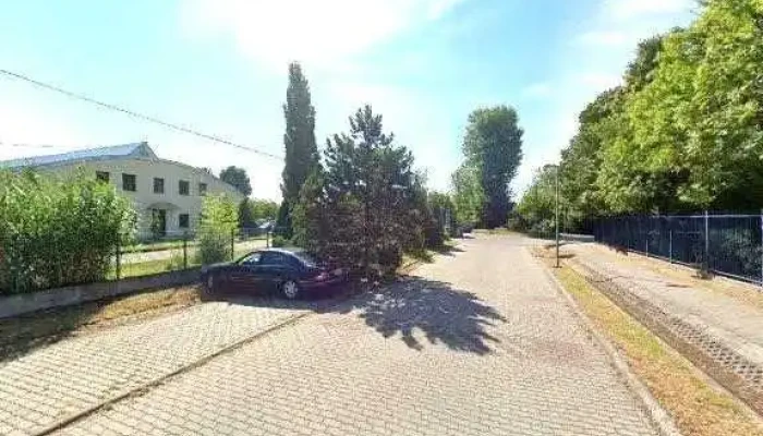 Car -  Szakerto Autoszerviz Renault   Dacia Specialista Budapest Utcakep Es 360deg - Budapest