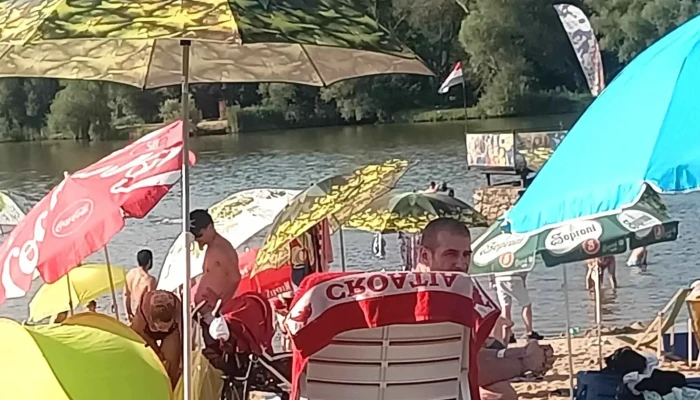D -  Beach Szam - Domony