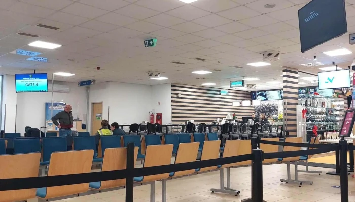 Debrecen Nemzetkozi Repuloter Deb Hogyan Lehet Odajutni - Debrecen