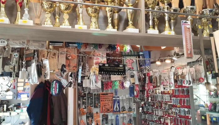 Debreczeni Zsolt Kulcsmasolas Gravirozas Belyegzo Ajandektargyak Kedvezmenyek - Debrecen