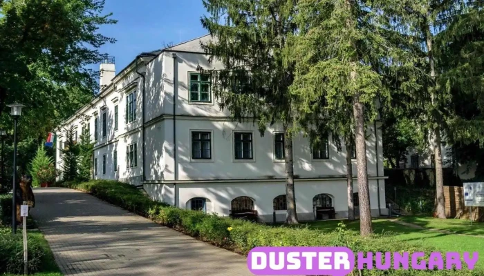 Dégenfeld Kastélymúzeum - Köztársaság Tér 13