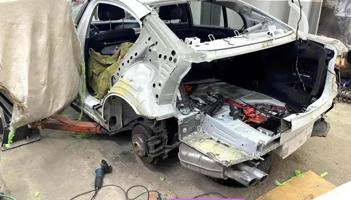 Edocs Lajos Karosszeria Javitas Autofenyezes A Tulajdonostol - Sümeg