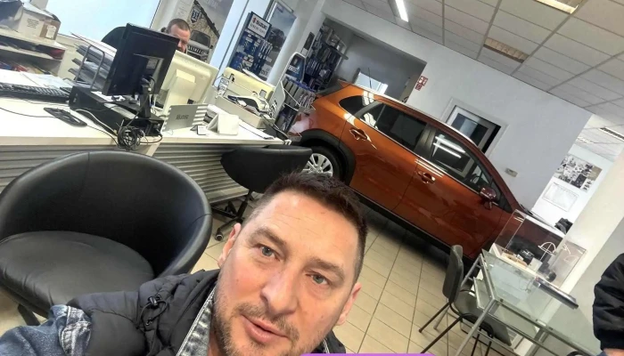 Eszakker Auto Kft Suzuki Markakereskedes Es Szerviz Belul - Salgótarján