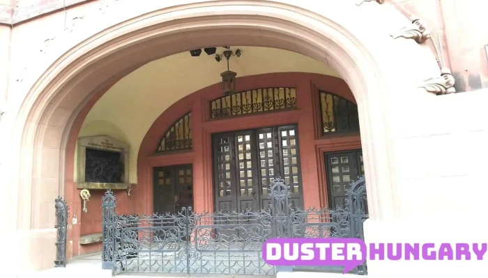 Hajdu Bihar Megyei Onkormanyzat Epulet - Debrecen