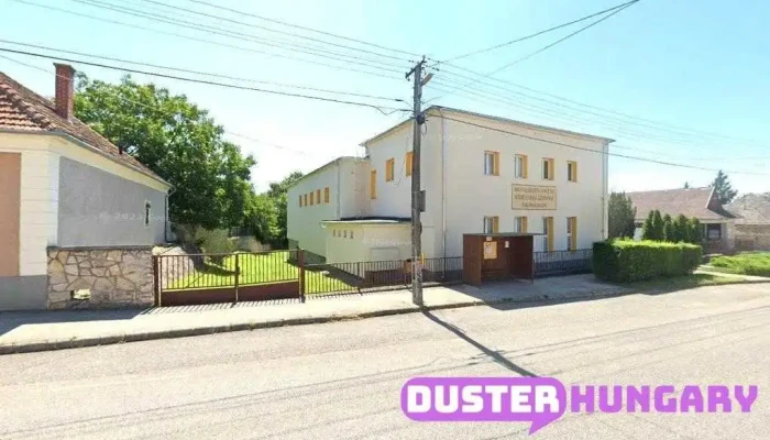 Hajmáskér, Hősi emlékmű - Hajmáskér