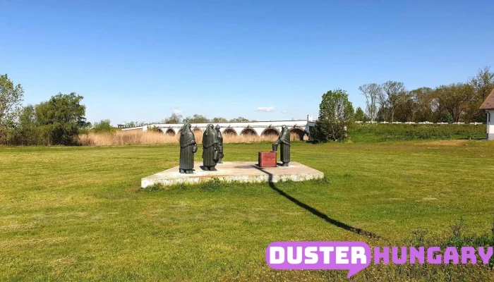 Hortobagyi Nemzeti Park Vizhordok Szobra - Hungary