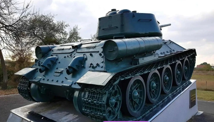 Hortobágyi páncéloscsata emlékműve - 33