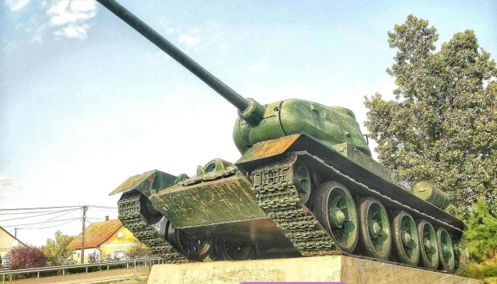 Hortobagyi Tankcsata Emlekmu Emlekhely - Hortobágy