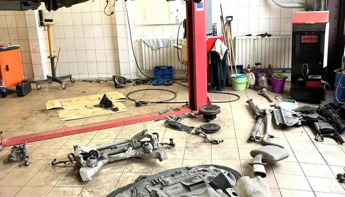 Huszar Autoklinika Muhely - Szolnok
