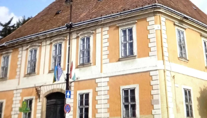 Janus Pannonius Muzeum Tarsulas Szervezet - Pécs