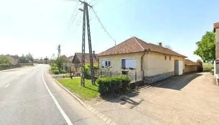 Jasz Eresz Badogos Es Tetofedo Szakuzlet Utcakep Es 360deg - Pusztamonostor
