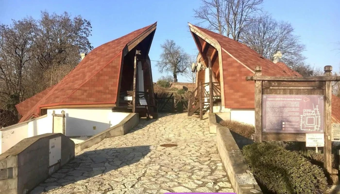 Kaposszentjakabi bencés apátság - Várdomb U. 1