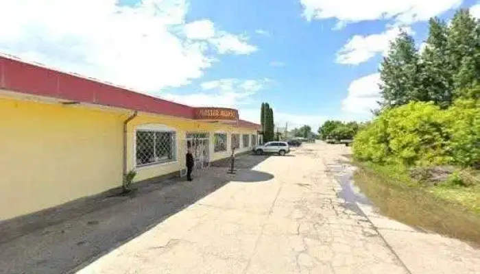 Keror Kereskedelmi Kft Mesteraruhaz Vastelep Utcakep Es 360deg - Szolnok