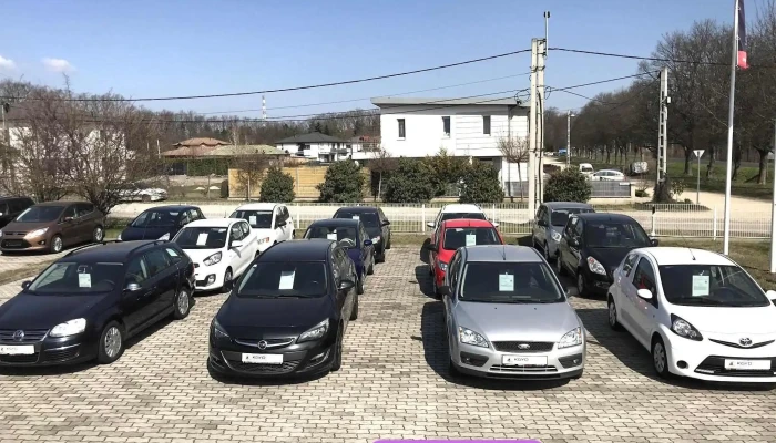Kgyd Autokereskedes Dunaujvaros A Tulajdonostol - Dunaújváros