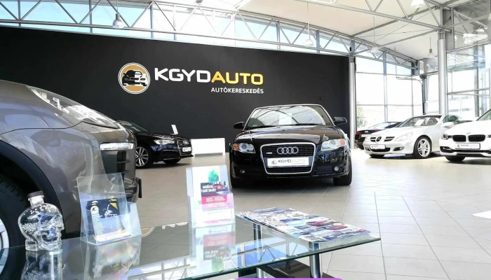Kgyd Autokereskedes Dunaujvaros Belul - Dunaújváros