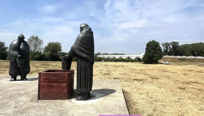 Kilenclyuku Hid Vizhordok Szobra - Hortobágy