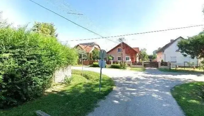 Kls Design Kft Vaskereskedes Utcakep Es 360deg - Deszk