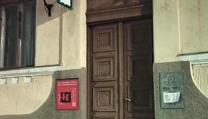 Kormanyablak Kalocsa Zaszlo - Kalocsa