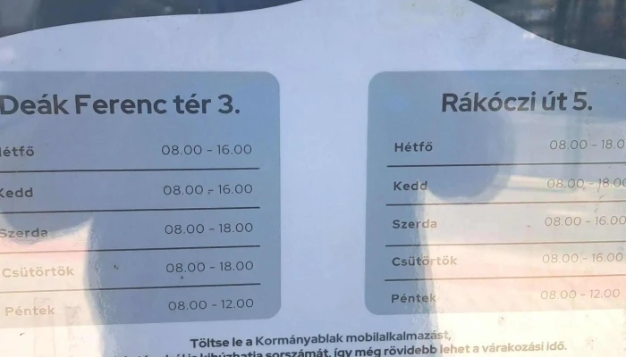 Kormanyablak Kecskemet Deak Ferenc Ter Fotok - Kecskemét