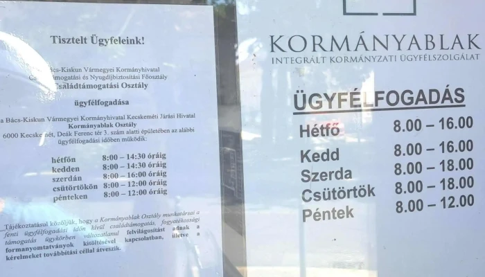 Kormanyablak Kecskemet Deak Ferenc Ter Kormanyzati Hivatal - Kecskemét