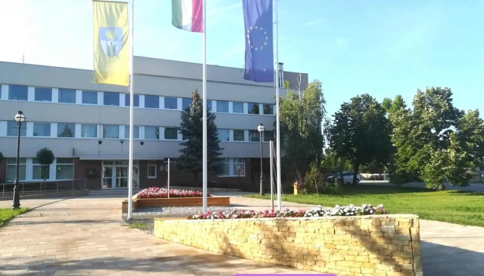 Kormanyablak Zaszlo - Gárdony