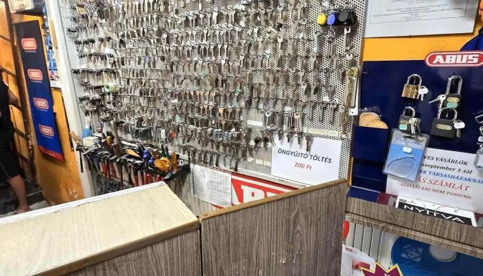 Kulcsmasolo Es Cipojavito Osszes - Budapest