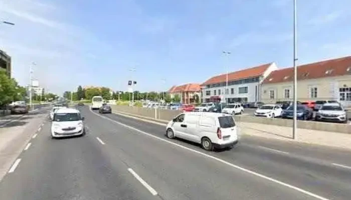 Kulcsmasolo Es Cipojavito Utcakep Es 360 - Veszprém