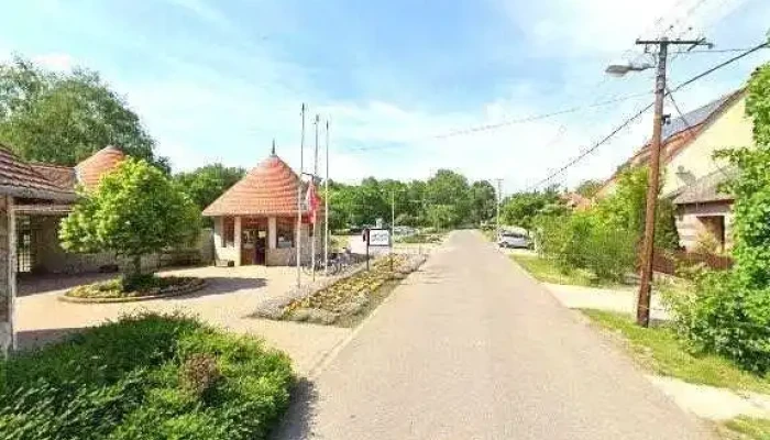 Liget Gyogyfurdo Es Kemping Utcakep Es 360deg - Gyomaendrőd