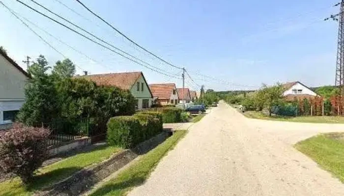 Megvarromhu Varroda Noi Meretes Szabosag Utcakep Es 360deg - Pusztavám