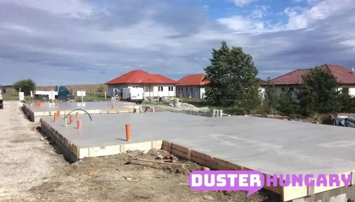 Molnar Masszivhaz Kft Generalkivitelezo A Tulajdonostol - Nagycenk