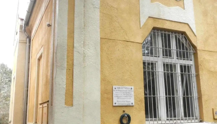 Múzeum - Széchenyi Tér 25