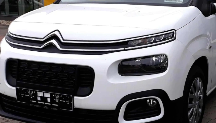 Nador Auto Zrt Autokereskedes - Győr