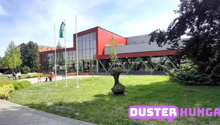 Nagyatádi Kulturális és Sport Központ - Nagy Imre Tér 1