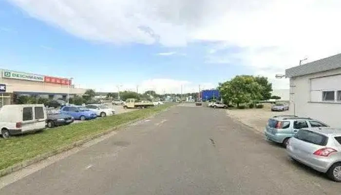 Paksi Gumimax Kft Gumiszerviz Mobilszerviz Futomu Beallitas Szelvedo Csere Es Javitas Utcakep Es 360deg - Paks