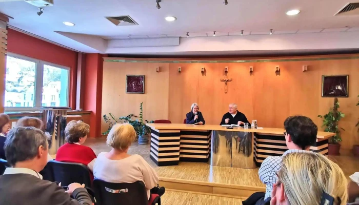 Pecsi Kereskedelmi Kozpont   Pbgsz Nonprofit Kft Irodahaz - Pécs