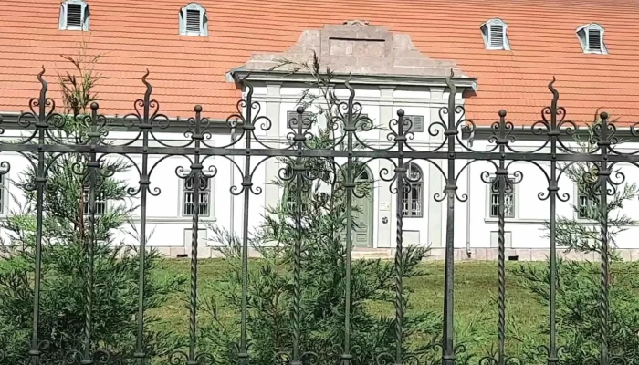 Pronay Kastely Kastely - Romhány