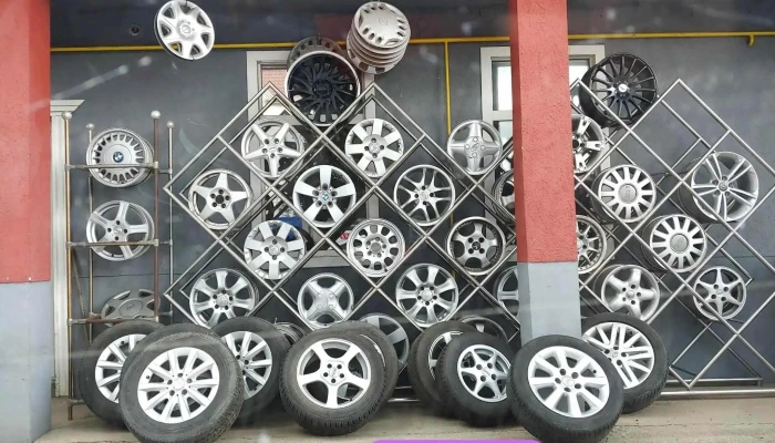 Raber Gumi Es Autoszerviz Belul - Nyírbátor